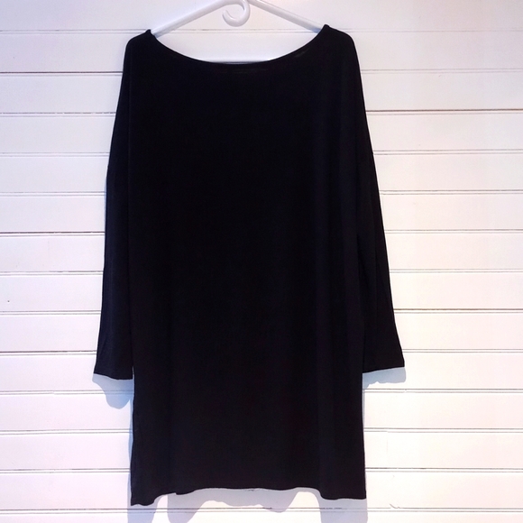 Black Shift Dress with Snowflake Motif - Picture 2 of 5